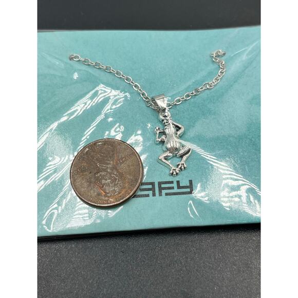 EFFY Silver Plated Frog Prince Charming Minimalist Pendant Necklace New 18” - Picture 4 of 4